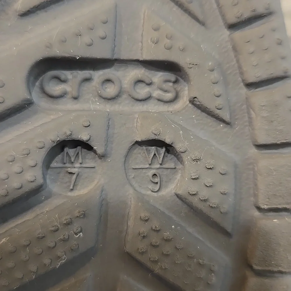 CROCS pre owned